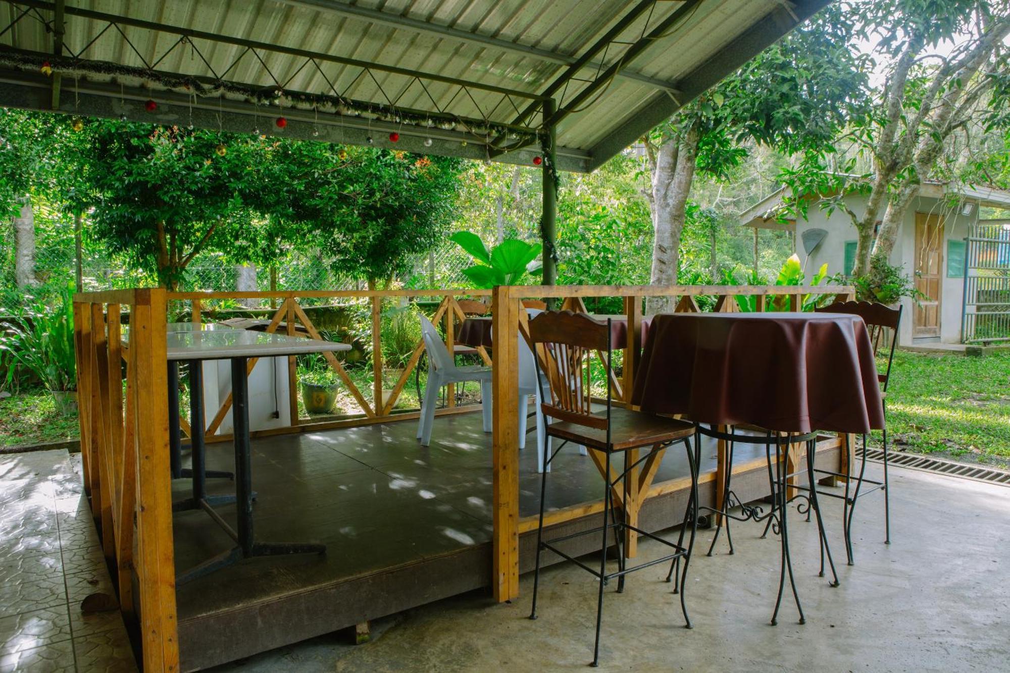 Oyo 90037 The 7 Lodge Tambunan Extérieur photo