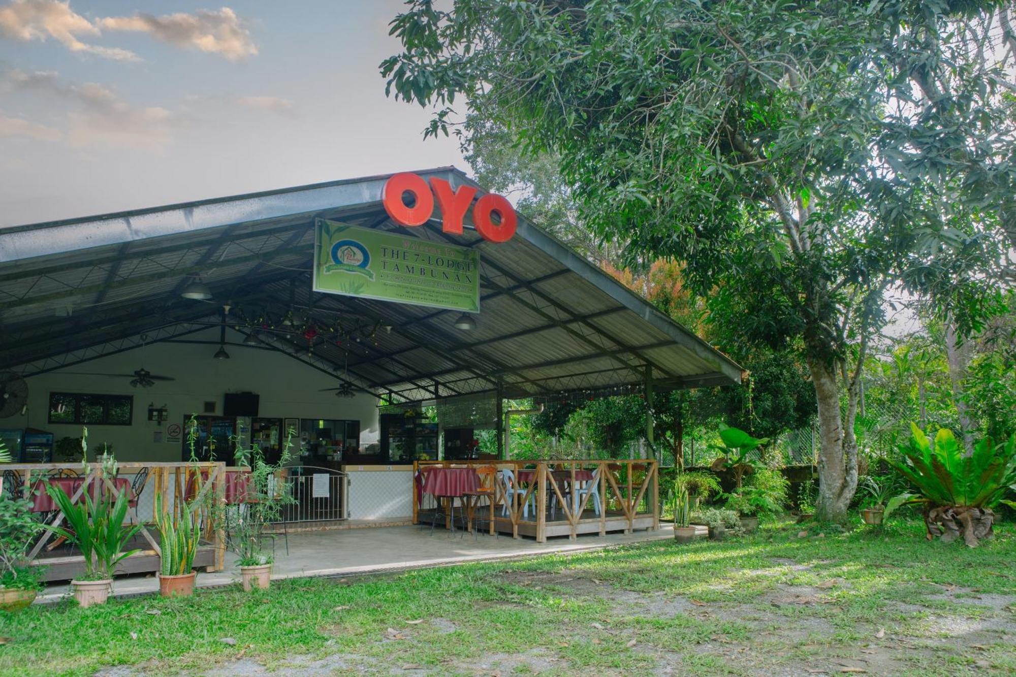 Oyo 90037 The 7 Lodge Tambunan Extérieur photo